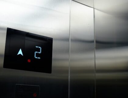 intretinere ascensor